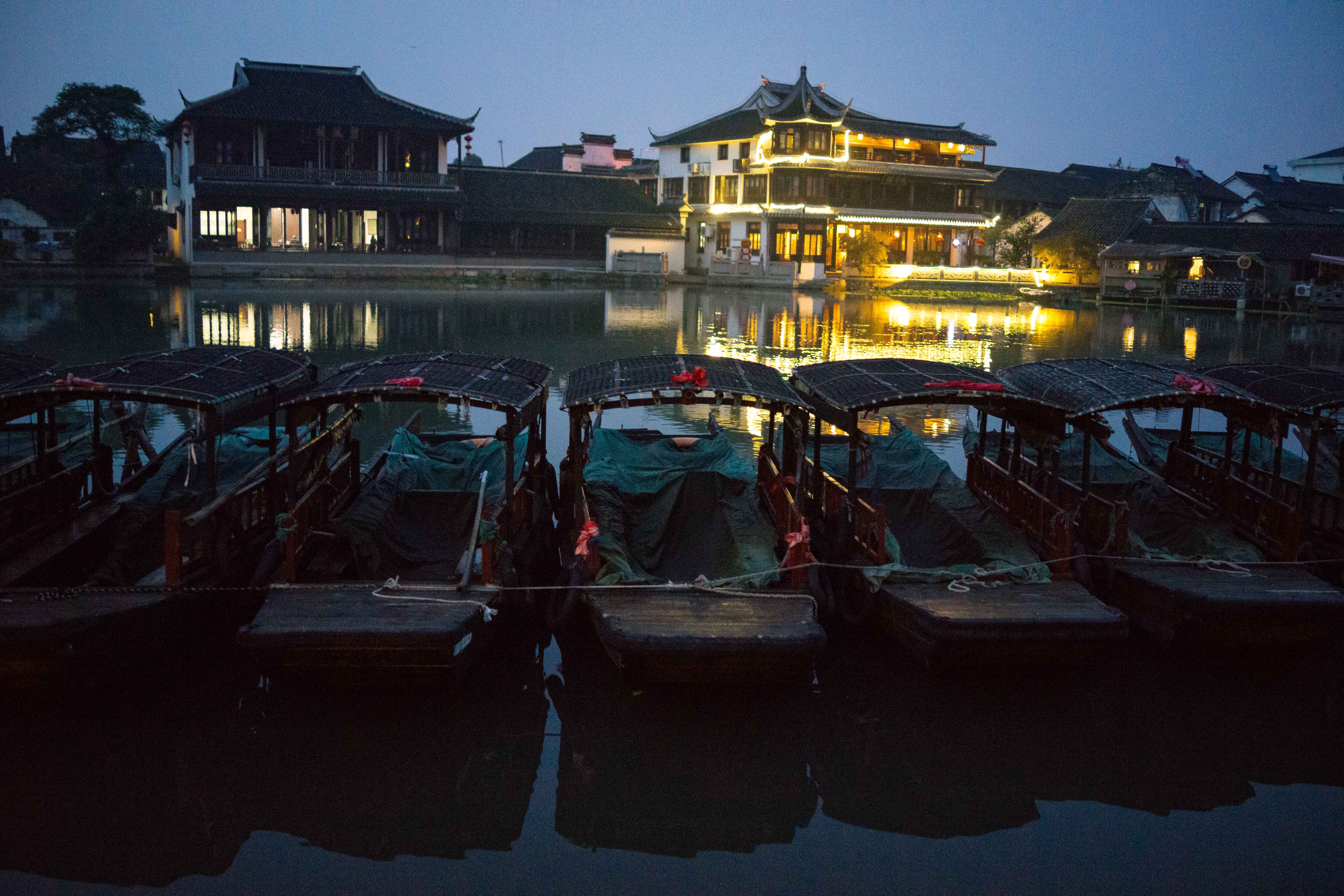 Zhouzhuang "Venice Of The East" | Johnny Isaak Adventure Cyclist